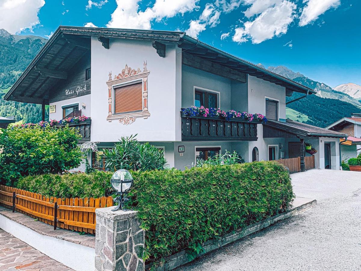 Haus Glueck Stubaital Neustift im Stubaital Eksteriør billede